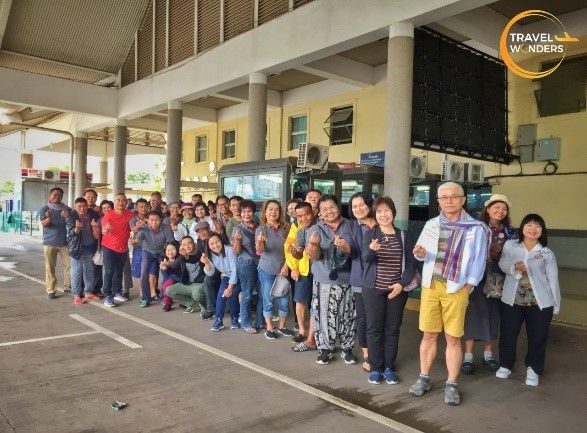 ผู้ร่วมเดินทางไปวังเวียง ผู้ร่วมเดินทางไปวังเวียง